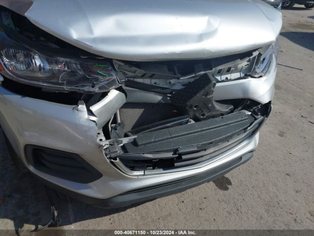 KL7CJKSB2JB710489 Chevrolet TRAX LS