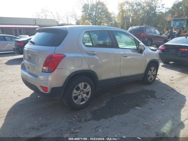 KL7CJKSB2JB710489 Chevrolet TRAX LS