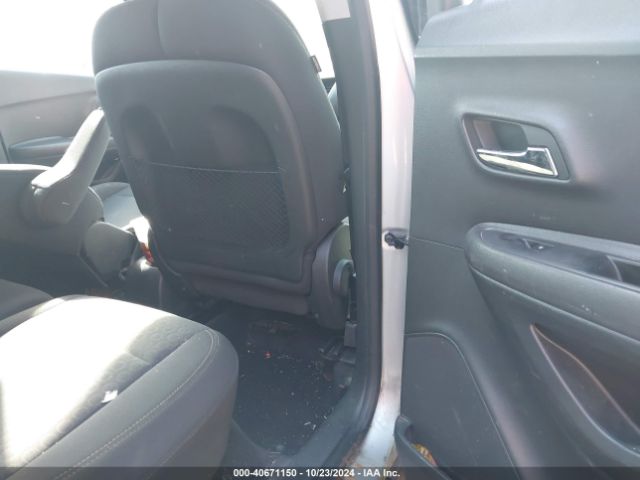 KL7CJKSB2JB710489 Chevrolet TRAX LS