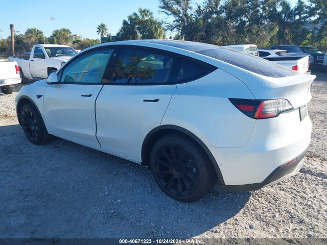 2021 TESLA MODEL Y 5YJYGDEDXMF110160 Photo 2