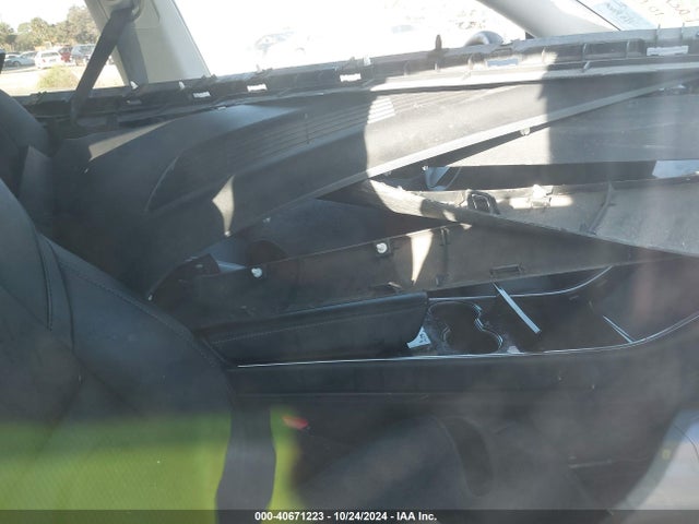 2021 TESLA MODEL Y 5YJYGDEDXMF110160 Photo 4