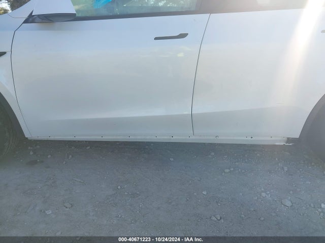 2021 TESLA MODEL Y 5YJYGDEDXMF110160 Photo 5