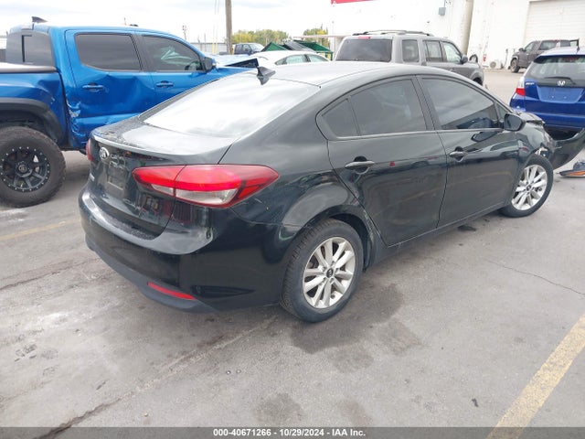 KIA FORTE LX 2017 3KPFL4A7XHE150897 Image 4