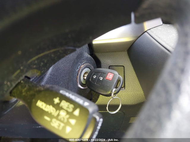 Toyota RAV4 LE 2018 JTMZFREV6JJ180322 Image 11
