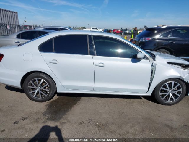 3VWDB7AJ7JM258099 Volkswagen Jetta
