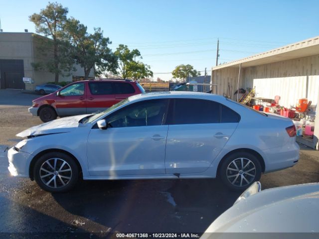 3VWDB7AJ7JM258099 Volkswagen Jetta