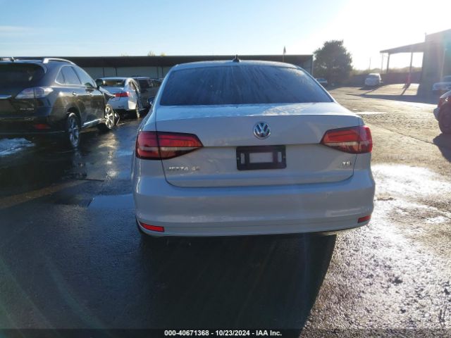 3VWDB7AJ7JM258099 Volkswagen Jetta