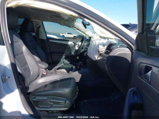 3VWDB7AJ7JM258099 Volkswagen Jetta
