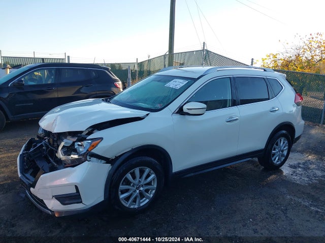 Nissan ROGUE SV 2018 JN8AT2MV4JW329395 Image 2
