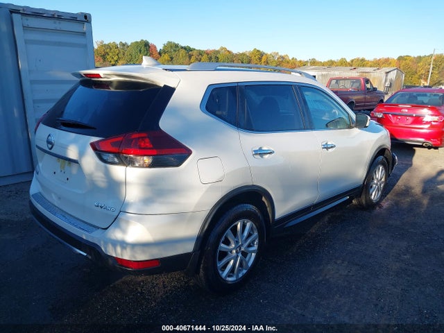 Nissan ROGUE SV 2018 JN8AT2MV4JW329395 Image 4
