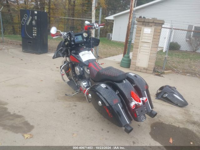 2017 INDIAN MOTORCYCLE CO. CHIEFTAIN 56KTCNAAXH3353925 Photo 2