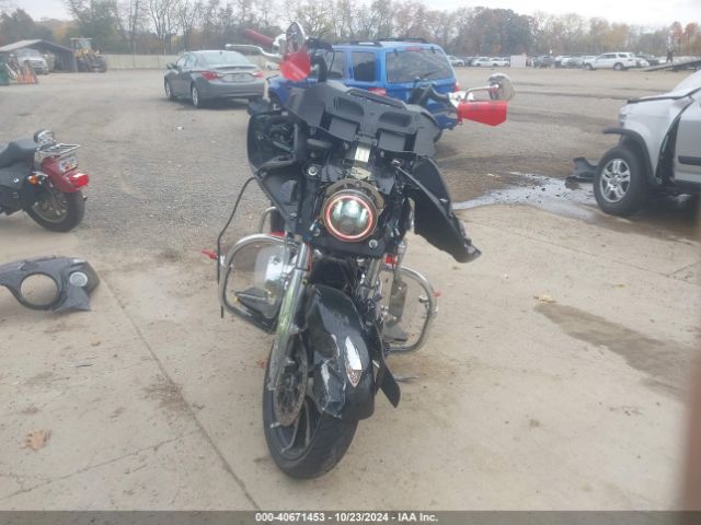 2017 INDIAN MOTORCYCLE CO. CHIEFTAIN 56KTCNAAXH3353925 Photo 4