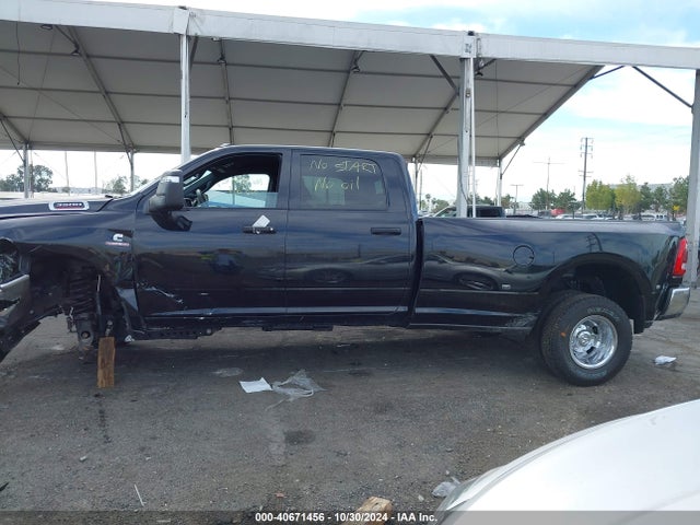 40671456 :رقم المزاد ، 3C63RRGL0RG295303 vin ، 2024 Ram 3500 Tradesman  4x4 8' Box مزاد بيع