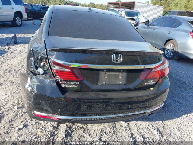 1HGCR3F98GA028242 Honda Accord Touring