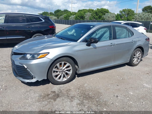 Toyota CAMRY LE 2023 4T1R11AK4PU102538 Image 2