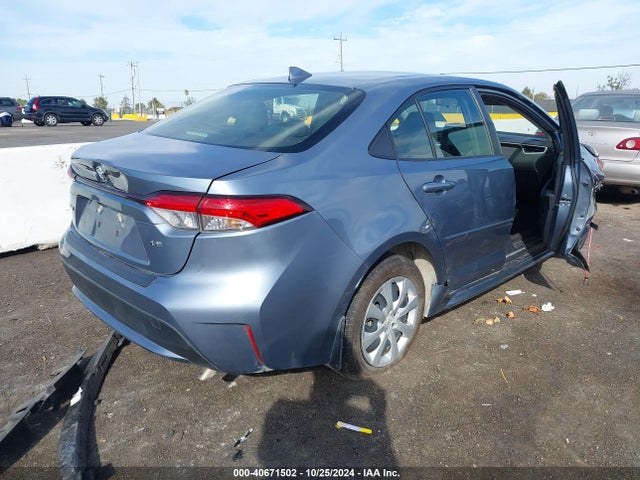 Toyota COROLLA LE 2022 JTDEPMAEXN3011595 Image 4