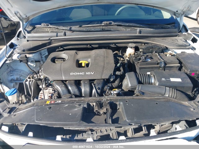 Hyundai ELANTRA SE 2017 5NPD84LF7HH031830 Image 10
