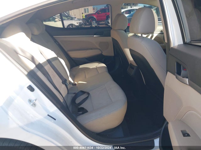 Hyundai ELANTRA SE 2017 5NPD84LF7HH031830 Image 8
