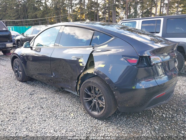 2024 TESLA MODEL Y 7SAYGDEE3RF178562 Photo 2