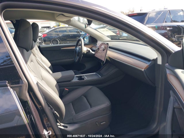 2024 TESLA MODEL Y 7SAYGDEE3RF178562 Photo 4