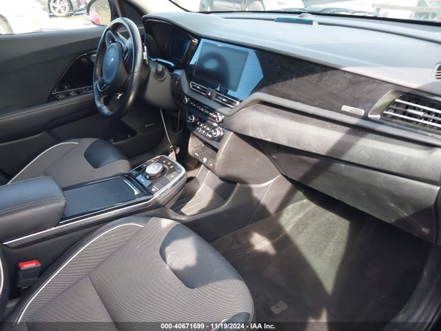 KNDCC3LGXN5117786 KIA Niro Ev Ex