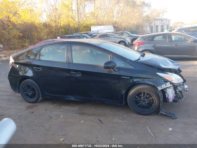Toyota Prius 2015 JTDKN3DU1F0400361 Image 13