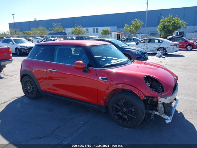 2018 MINI HARDTOP WMWXP5C52J3C65632 Photo 0