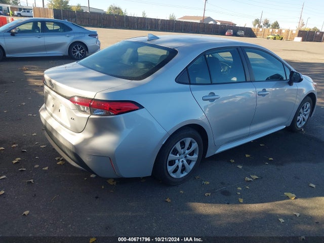 Toyota COROLLA LE 2021 5YFEPMAE8MP183923 Image 4