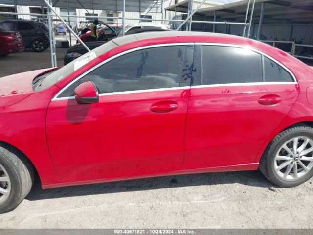 WDD3G4EB5KW026268 Mercedes-Benz A 220