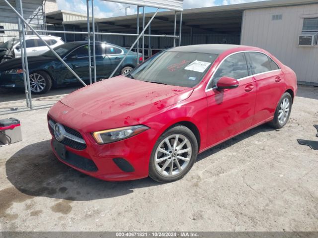 WDD3G4EB5KW026268 Mercedes-Benz A 220