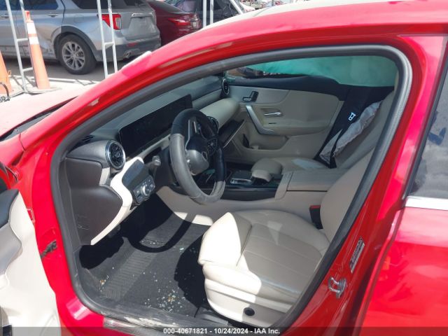 WDD3G4EB5KW026268 Mercedes-Benz A 220