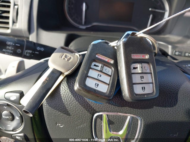 Honda Pilot Touring 2017 5FNYF6H95HB038926 Image 11