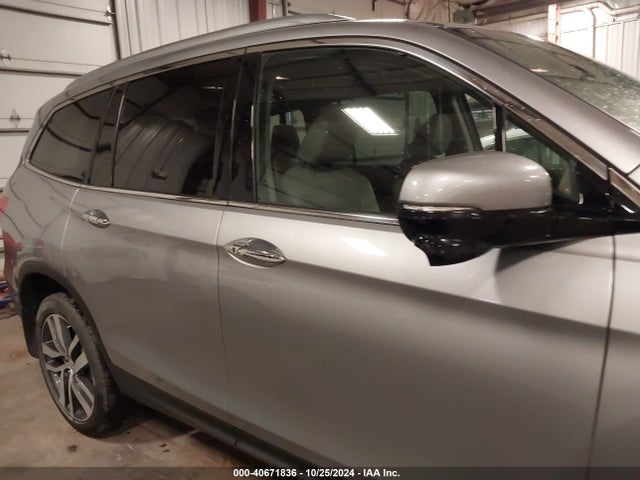 Honda Pilot Touring 2017 5FNYF6H95HB038926 Image 14