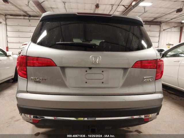 Honda Pilot Touring 2017 5FNYF6H95HB038926 Image 17