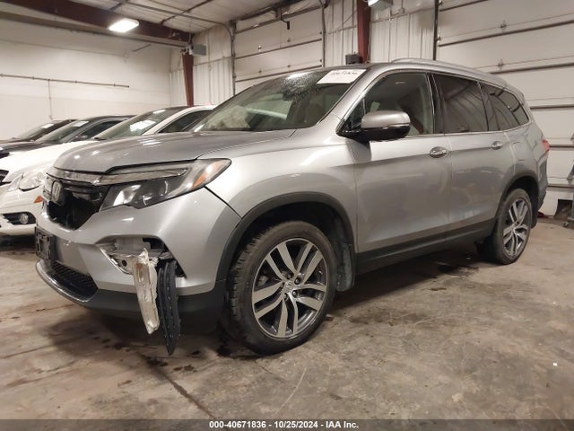 Honda Pilot Touring 2017 5FNYF6H95HB038926 Image 2