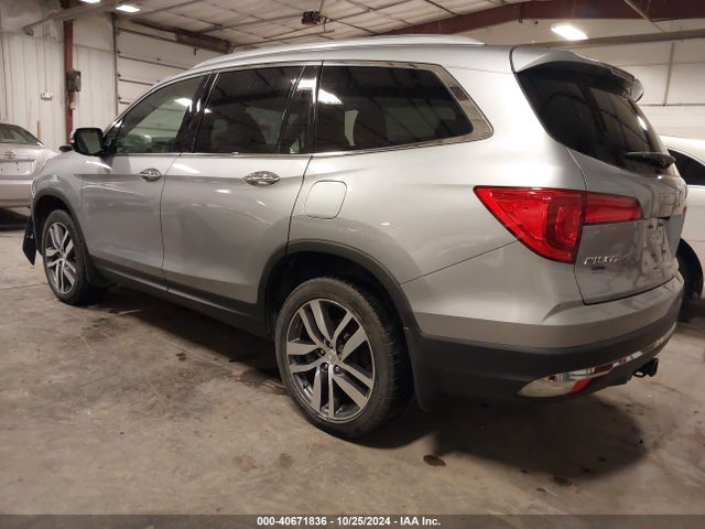 Honda Pilot Touring 2017 5FNYF6H95HB038926 Image 3