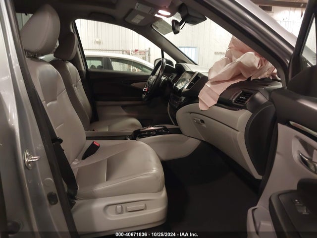 Honda Pilot Touring 2017 5FNYF6H95HB038926 Image 5