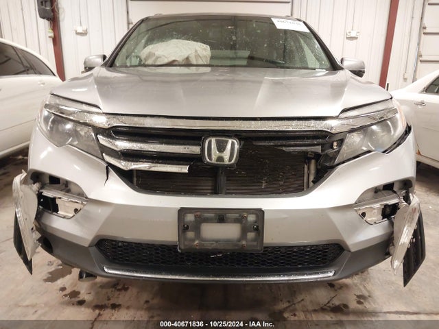 Honda Pilot Touring 2017 5FNYF6H95HB038926 Image 6