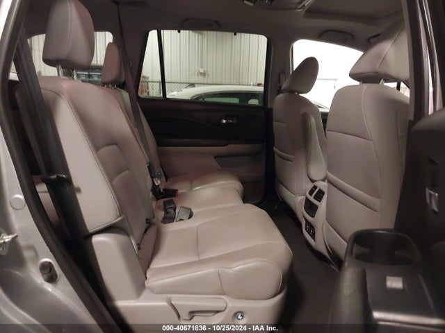 Honda Pilot Touring 2017 5FNYF6H95HB038926 Image 8