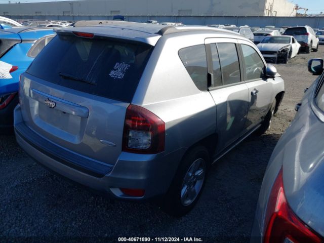 1C4NJCEA7FD158262 Jeep Compass Latitude