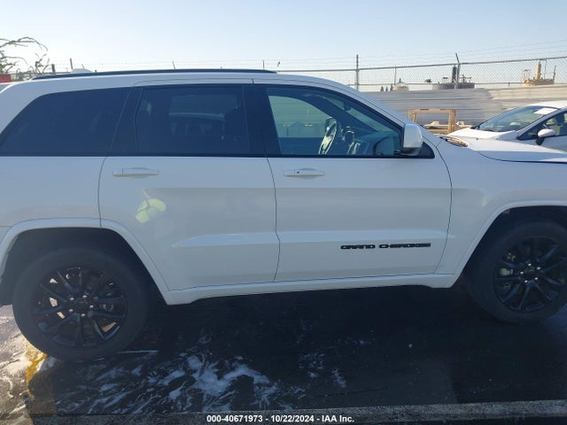 1C4RJFAG3JC442015 Jeep Grand Cherokee Altitude 4x4
