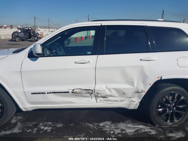 1C4RJFAG3JC442015 Jeep Grand Cherokee Altitude 4x4