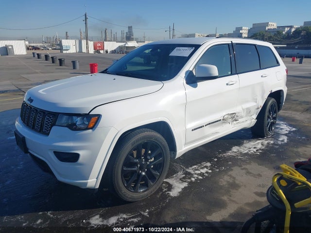 1C4RJFAG3JC442015 Jeep Grand Cherokee Altitude 4x4