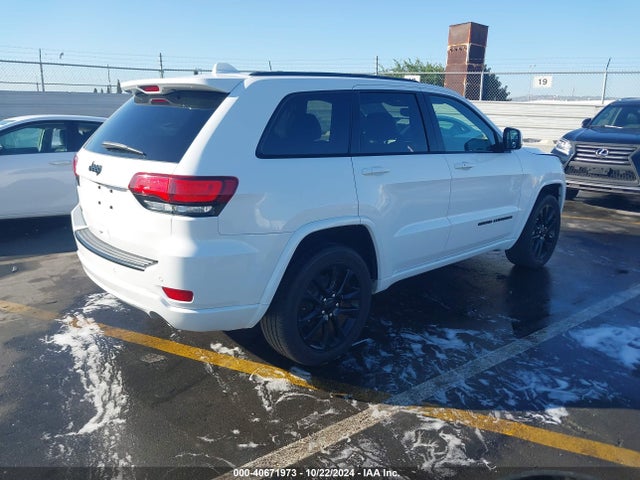1C4RJFAG3JC442015 Jeep Grand Cherokee Altitude 4x4