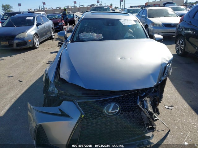 Lexus IS 200T 2017 JTHBA1D20H5051342 Image 13