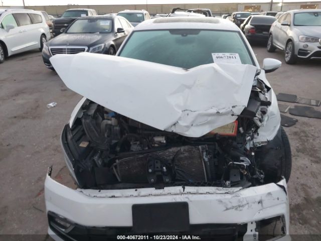 1VWBA7A33JC015421 Volkswagen Passat 2.0t Se