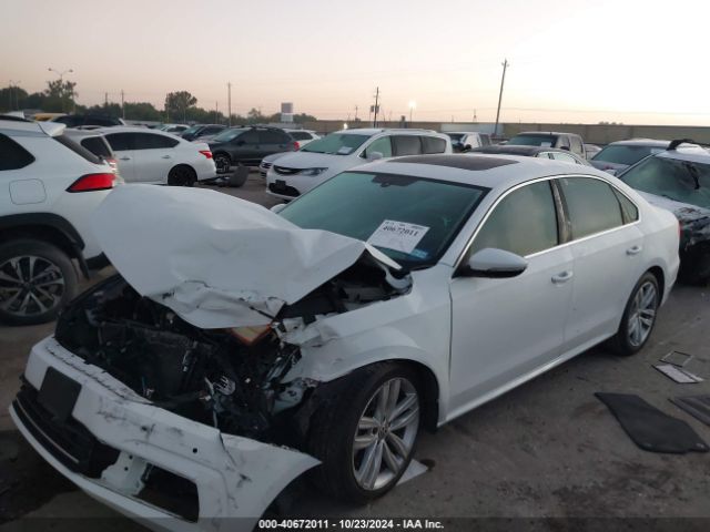 1VWBA7A33JC015421 Volkswagen Passat 2.0t Se