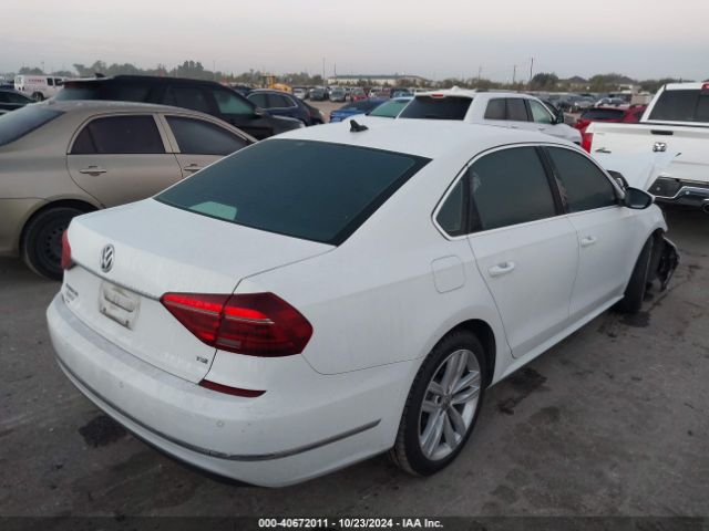 1VWBA7A33JC015421 Volkswagen Passat 2.0t Se