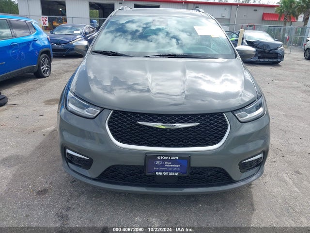 Chrysler Pacifica Hybrid Pinnacle 2022 2C4RC1N71NR138220 Image 12