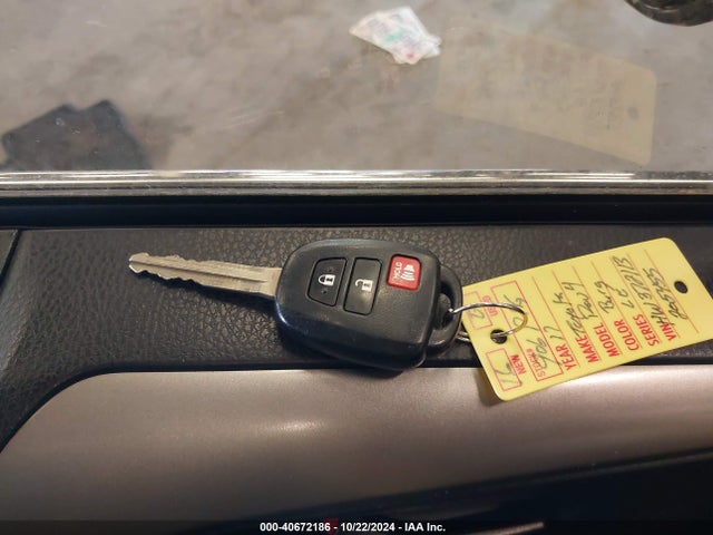 Toyota RAV4 LE 2017 2T3ZFREVXHW372113 Image 11